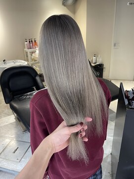 アミル(amiLe) グレー/シルバー/ブリーチ/D