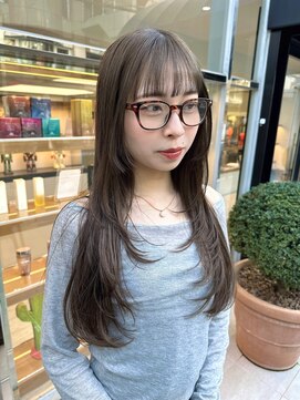 ピークアブー ワン(PEEK-A-BOO ONE) レイヤーカット#ハイレイヤー#アッシュブラウン