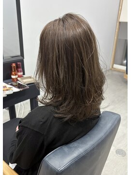 チーク(CHiiK) グレージュ