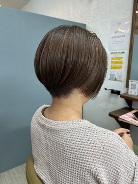 ポム(Pom) 2ブロックレディースカット