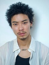 オーシャントーキョー ホワイト(OCEAN TOKYO WHITE) スパイキーショート刈り上げフェードツーブロック七三パーマ