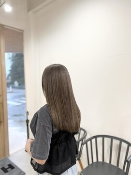 ヒュー(HUE) フェイスフレーミング/ヘーゼルグレージュ