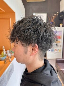 ワイボンドヘアー(Y bond hair) 無造作パーマツイストスパイラルパーマツーブロックメンズカット