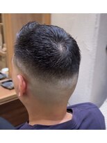 フォーコーナーズ(Four Corners)&nbsp;スキンフェードツーブロック刈り上げジェットモヒカンマンバン