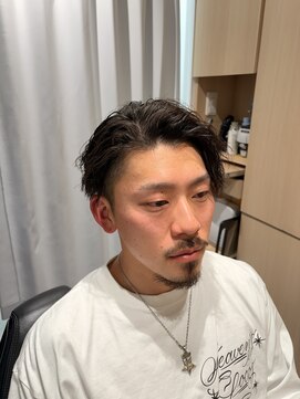 リバティシェアバーバー 銀座(LIBERTY SHARE BARBER) 【2026旬髪】無造作縦落ちツイストスパイラルパーマ