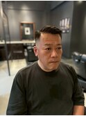 大人海外メンズ七三分けサイドパートフェードカット