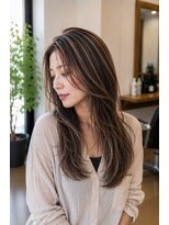 バグズ(Baguz)&nbsp;白髪ぼかしハイライト艶感ロングレイヤー