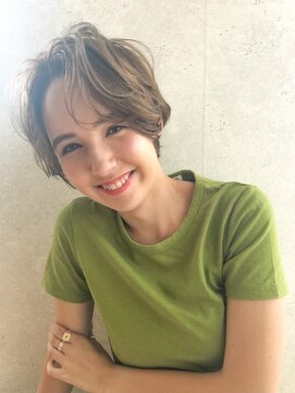 エイミー(Aimee) Aimeeセンターパートショート×シアーベージュ