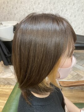 サロンパルヨン ヘアーアンドネイル(SALON paljon Hair&Nail) サイドにイエローで差し色カラー