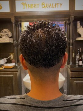 バレス 田町(BALES) [スキンフェード/ツイストスパイラル/田町]