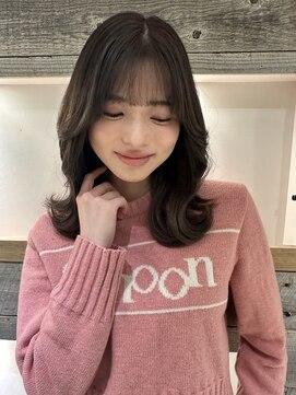 アイヴィー(IVY) ブリーチなしオリーブベージュくびれヘア【肥田亜沙美】