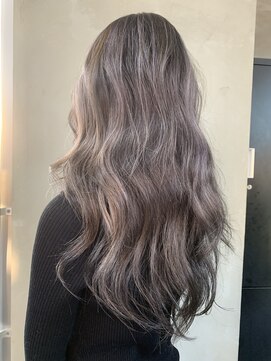 ヘアーアンドケアブラスト(HAIR CARE Blast) ハイライトで出す大人カワイイ