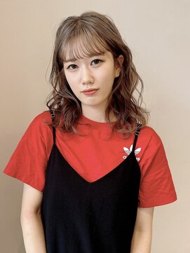 イル(ill) ミルクティーベージュ　ミディアム　透明感　大須