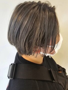 ラ レーヌ バイ ハセ(La reine by HASE) 【大人ショート】ふんわりボリュームショート！