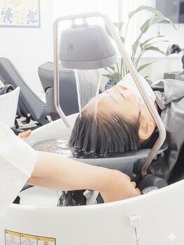 ヘアーアミューズ(HAIR AMUSE)の写真/【*フルフラットシャンプー台*】髪の変化も、寝不足も。とろける『頭浸浴』×『炭酸スパ』でWでリセット◎