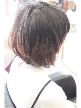 オーバーキャプテンネイキッド(OVER CAPTAIN NAKED) 前下がりナチュラルグラデーションボブ