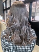 アイティーバイアルバム 下北沢店(IT by ALBUM)&nbsp;ダークグレージュ_アースカラーくびれヘアツートン_ba364921