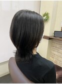 大人女性のミディアムウルフ