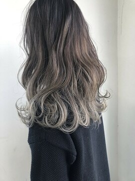 ヘアーデザイン ディードット ウル(D. ulu) 外国人風グラデーションカラー