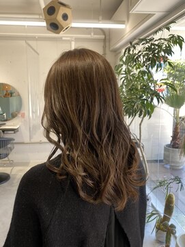 ジェムバイアルテフィーチェ(gem by artefice) オリーブベージュレイヤースタイル