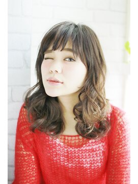 ラクシア(LUXIA) リバース巻きのゆるカールスタイル