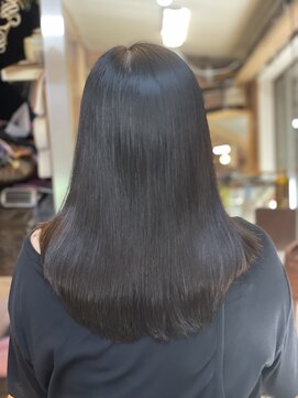 リプレシンクヘアー 抜け毛で目立つ後毛もキレイにまとまる髪質改善