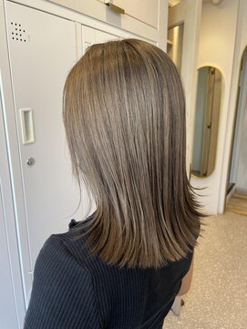 エレノア 梅田店(Eleanor) ミルクティーベージュ