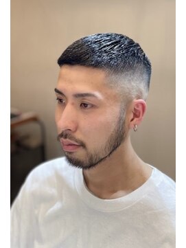 イナセパーラー ハナレ(INASE PARLOR HANARE) クロップスキンフェード