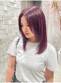 【艶めくワインカラーストレートミディ】