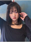 ミディアムの暗髪ワンカール