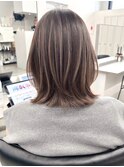 黒髪　ボブルフ　ネビージュ　小顔　ワンレン　スペインカール