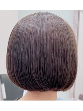 イロヘアミーサ 矢作店(ilo.hair mysa) ミニマルなボブスタイル