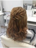 ねじりハーフアップ
