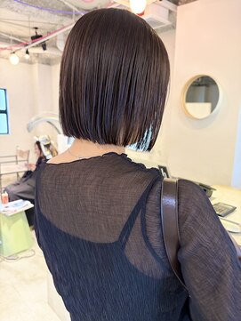 ルーム(Loom.) 切りっぱなしボブ ミニボブ 大人ボブ 艶感 秋カラー