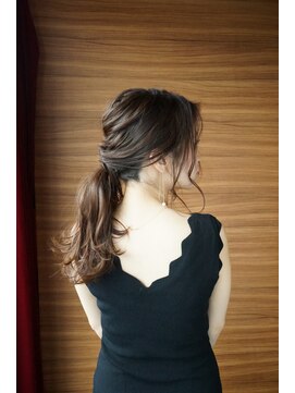 ウィクシー(wixy) 簡単アレンジ☆ルーズポニー