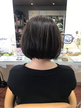 リッツファミリーズピコ めがね橋店(RIT FAMILYZ PIKO) 前下がりボブスタイル