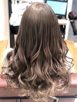 クアトログランシュ ひたちなか店(QUATRO×GranCieux) ミルクティーベージュ