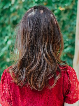 ヘアアンドリラクゼーション シャッセ(Hair&Relaxation SASE) ゆるラフミディ