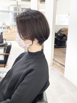 ジーニー 横浜(giinii) 大人可愛い20代30代40代黒髪前下がりショートボブ丸みショート◎