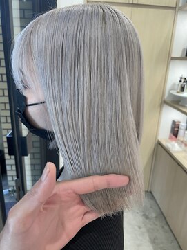 ユウ(Yuu.) ホワイトシルバー