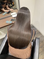 パトゥ 烏丸(patou)&nbsp;髪質改善トリートメントでツヤ髪スタイル【岡田優里】