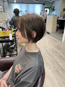 コワファーストナガサキシャンプーボーイ(COIFF1RST NAGASAKI SHAMPOO BOY) 大人可愛い20代30代40代黒髪前下がりショートボブ丸みショート◎