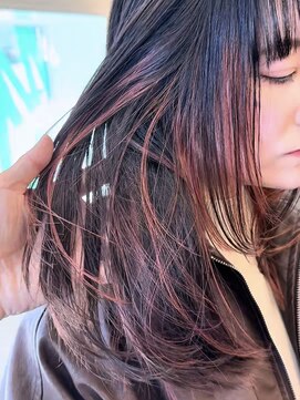 マキラ(MAKIRA) ミディアムレイヤー×インナーカラー