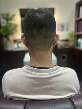 バーバーバー 千葉(BARBER-BAR) ボウズ風ベリーショート　【千葉駅徒歩3分】