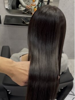 フク ヘアーワークス バイ フェニーチェ(fuku hair works by FENICE)の写真/髪質改善トリートメントで、ダメージを感じさせない艶髪♪カラーやパーマにプラスしてダメージを徹底補修◎