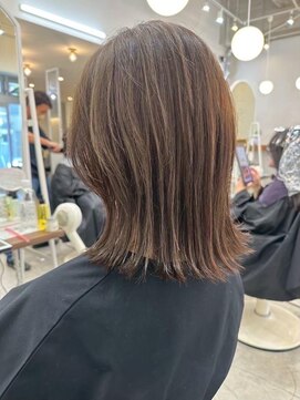 コンティロミー(CONTI ROMMY.) くびれボブレイヤースタイル細めハイライトくすみベージュ本厚木