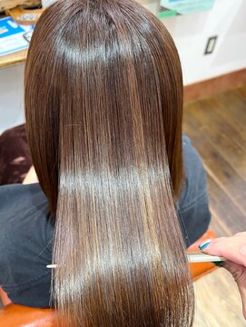 ル コワン ククー(Le coin coucou) ツヤ髪酸性ストレート