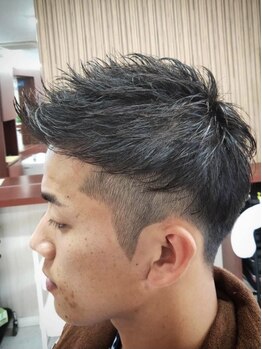 【理容室/専用駐車場有】眉毛ひとつで印象が変わる◎清潔感溢れるスタイルはひげ、眉毛のお手入れから！