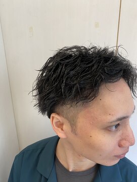 ヘアーアンドグルーミング ヨシザワインク(HAIR&GROOMING YOSHIZAWA Inc.) スパイラルパーマツーブロックアップバング刈り上げショート束感