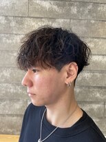 ニアウ 伊勢崎連取店(Niau)&nbsp;MEN’S HAIR/波巻きツイストスパイラル/リバースセンターパート